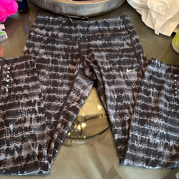 Nike dri fit leggings - Picture 1 of 3